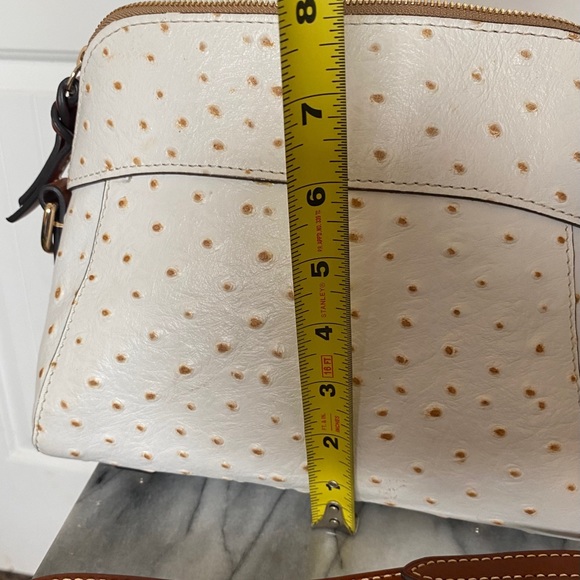 Dooney & Bourke White Ostrich Leather purse.
Brand new condition only used once. - Picture 3 of 11